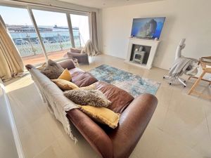 Lounge- click for photo gallery